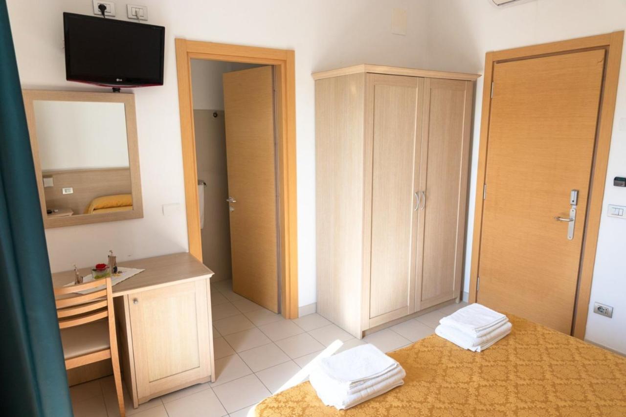 Hotel Capitano Tortoreto Екстериор снимка