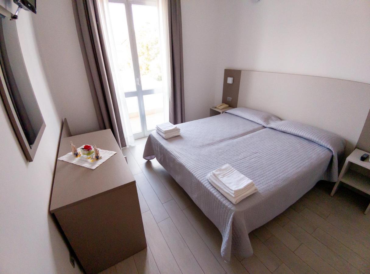 Hotel Capitano Tortoreto Екстериор снимка