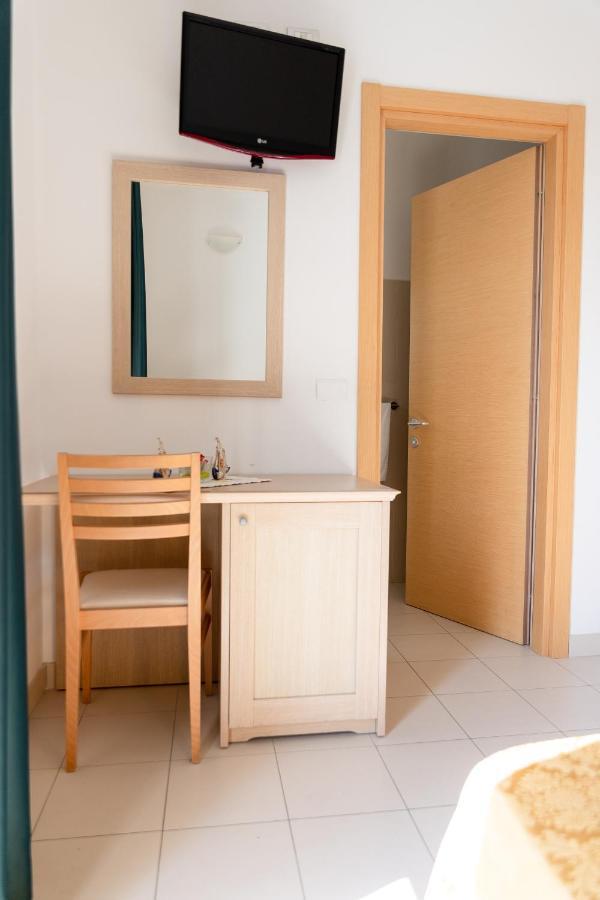 Hotel Capitano Tortoreto Екстериор снимка