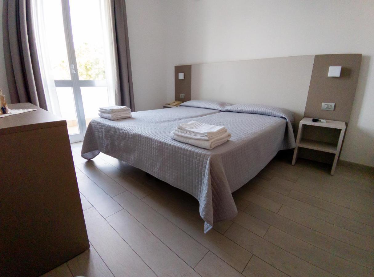 Hotel Capitano Tortoreto Екстериор снимка
