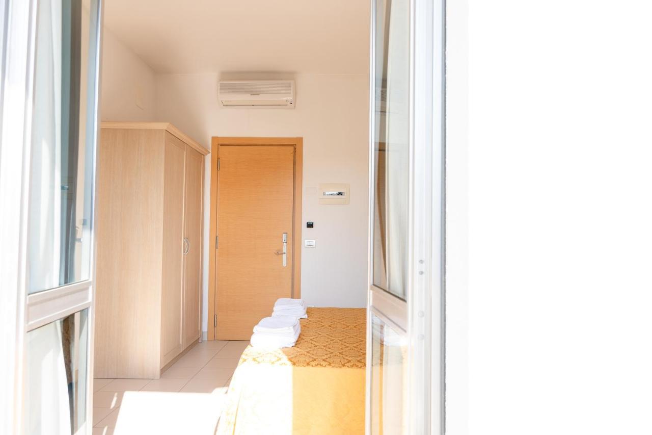 Hotel Capitano Tortoreto Екстериор снимка