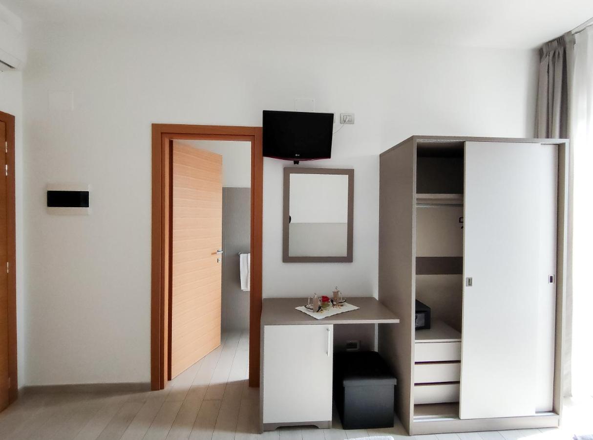 Hotel Capitano Tortoreto Екстериор снимка