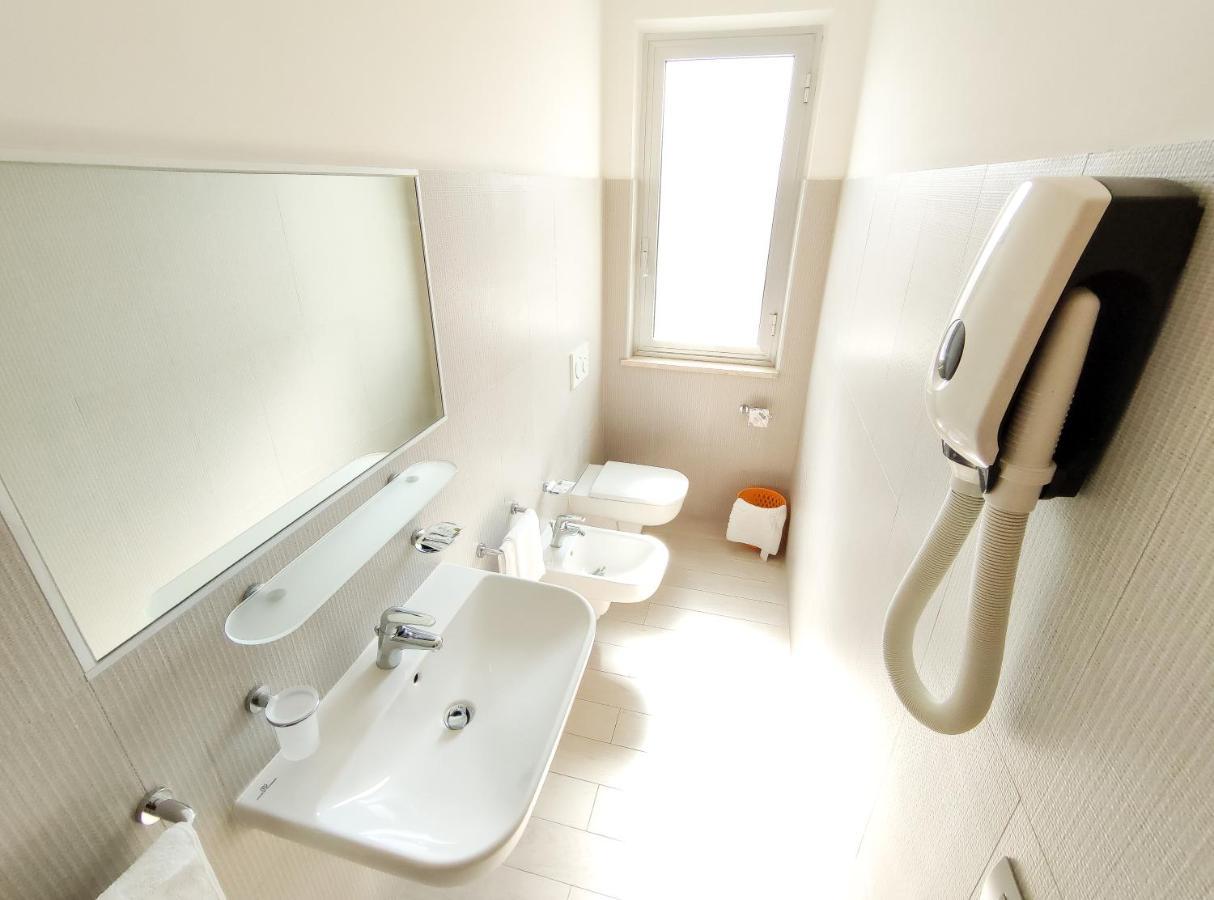 Hotel Capitano Tortoreto Екстериор снимка