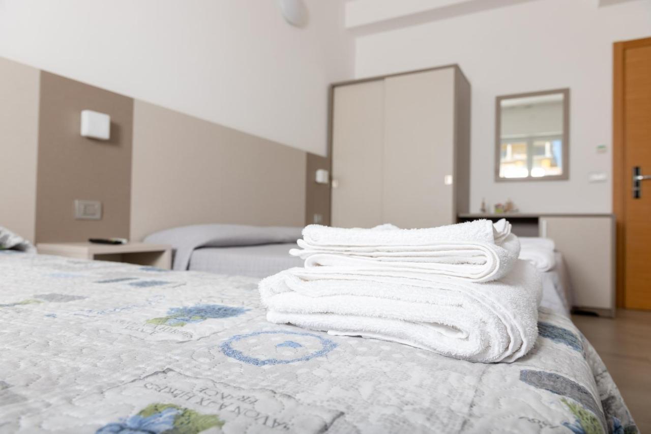 Hotel Capitano Tortoreto Екстериор снимка