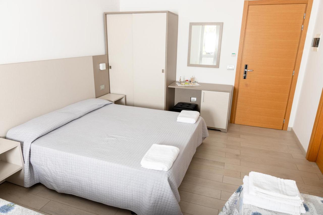 Hotel Capitano Tortoreto Екстериор снимка